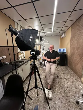 Shooting a dentist in his clinic with softbox light
